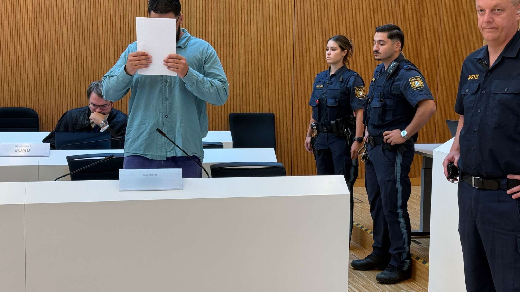 Prozess wegen Auto-Anschlag auf eine Demonstration