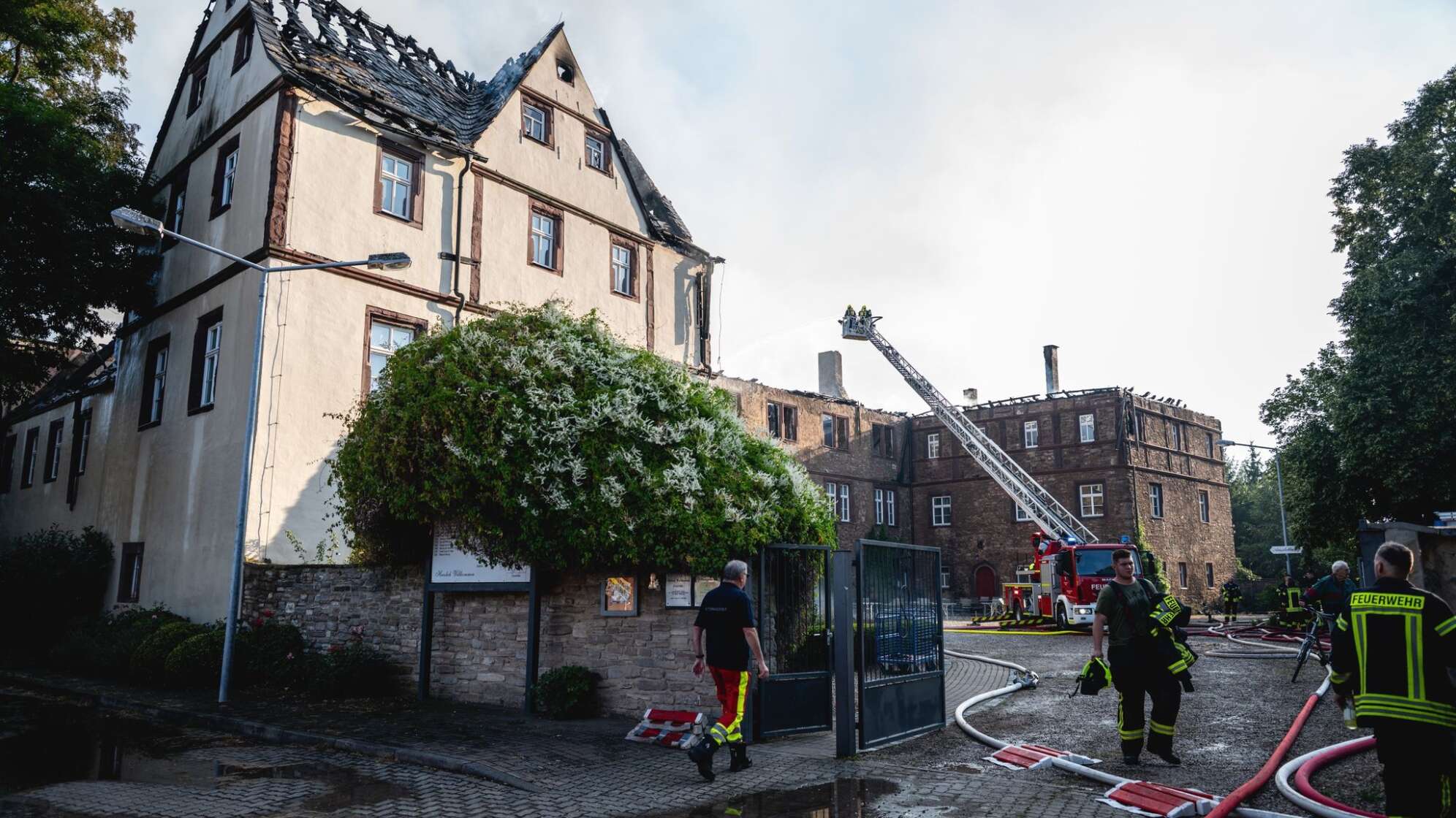 Brand im Schloss Wallhausen