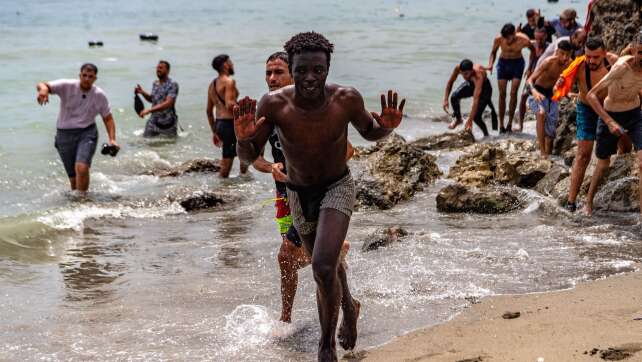 Andrang von Migranten: Spaniens Afrika-Exklave schlägt Alarm
