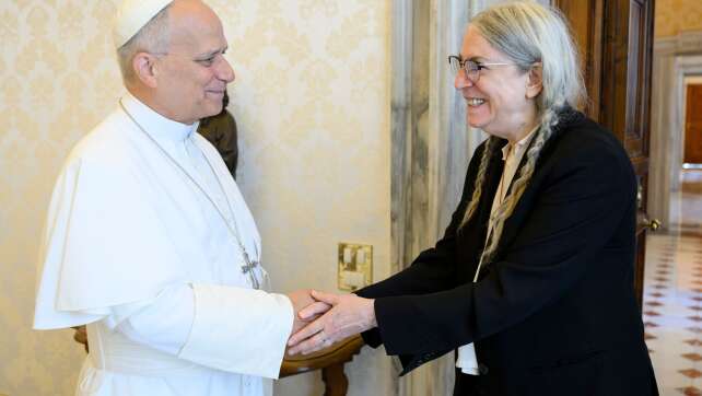 Papst trifft Rock-Ikone Patti Smith im Vatikan