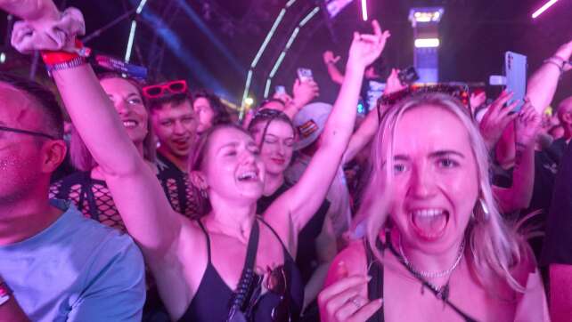 Zehntausende feiern zu Techno beim Nature One