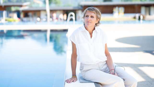 Roman «Weiterschwimmen» - Trauer, Trost und Hoffnung im Pool