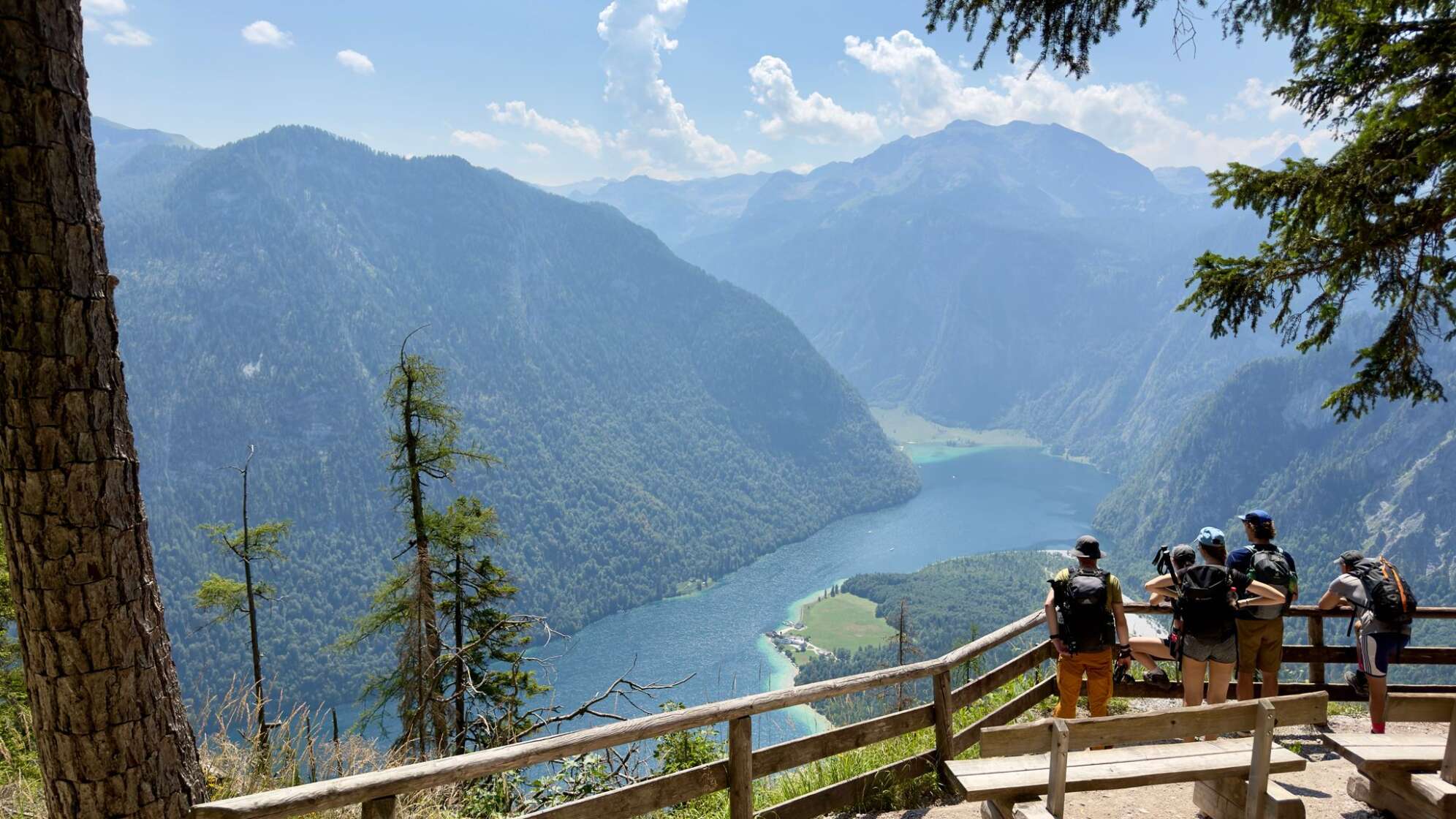 Wanderer über dem Königssee