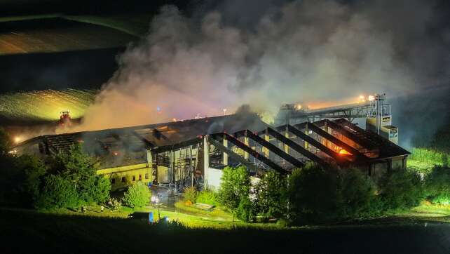 Schweinestall in Flammen – über 1.000 Tiere tot