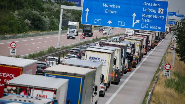 Niedrigwasser: Lkw-Fahrverbot auch in Bayern ausgesetzt