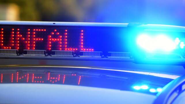 Fahrradfahrer stürzt in Baugrube - schwer verletzt