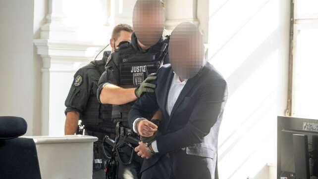 Mordprozess - Mann tötet Ehefrau am Geburtstag des Kindes