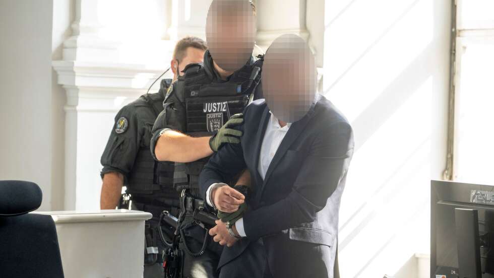 Mordprozess - Mann tötet Ehefrau am Geburtstag des Kindes