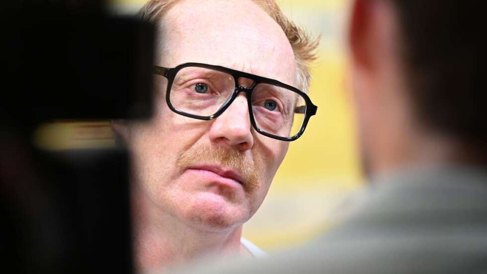 Simon Schwarz über miese Parfüms und Drama im Klamauk