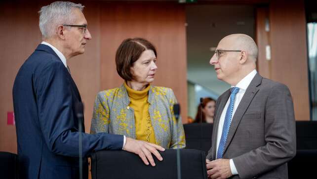 Kabinett will Nachrichtendiensten aktive Abwehr erlauben