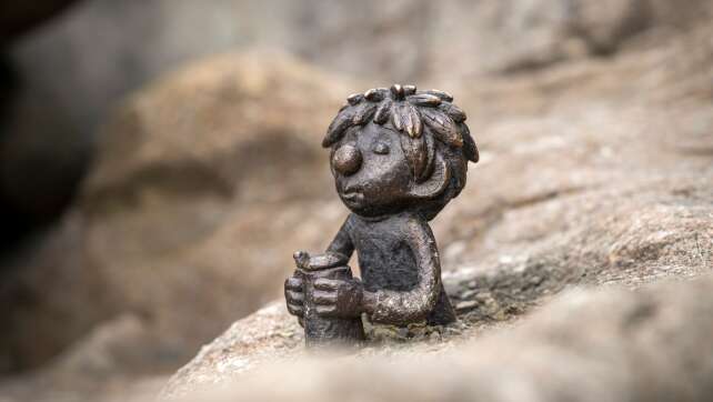 Pumuckl taucht heimlich auf Münchner Brunnen auf