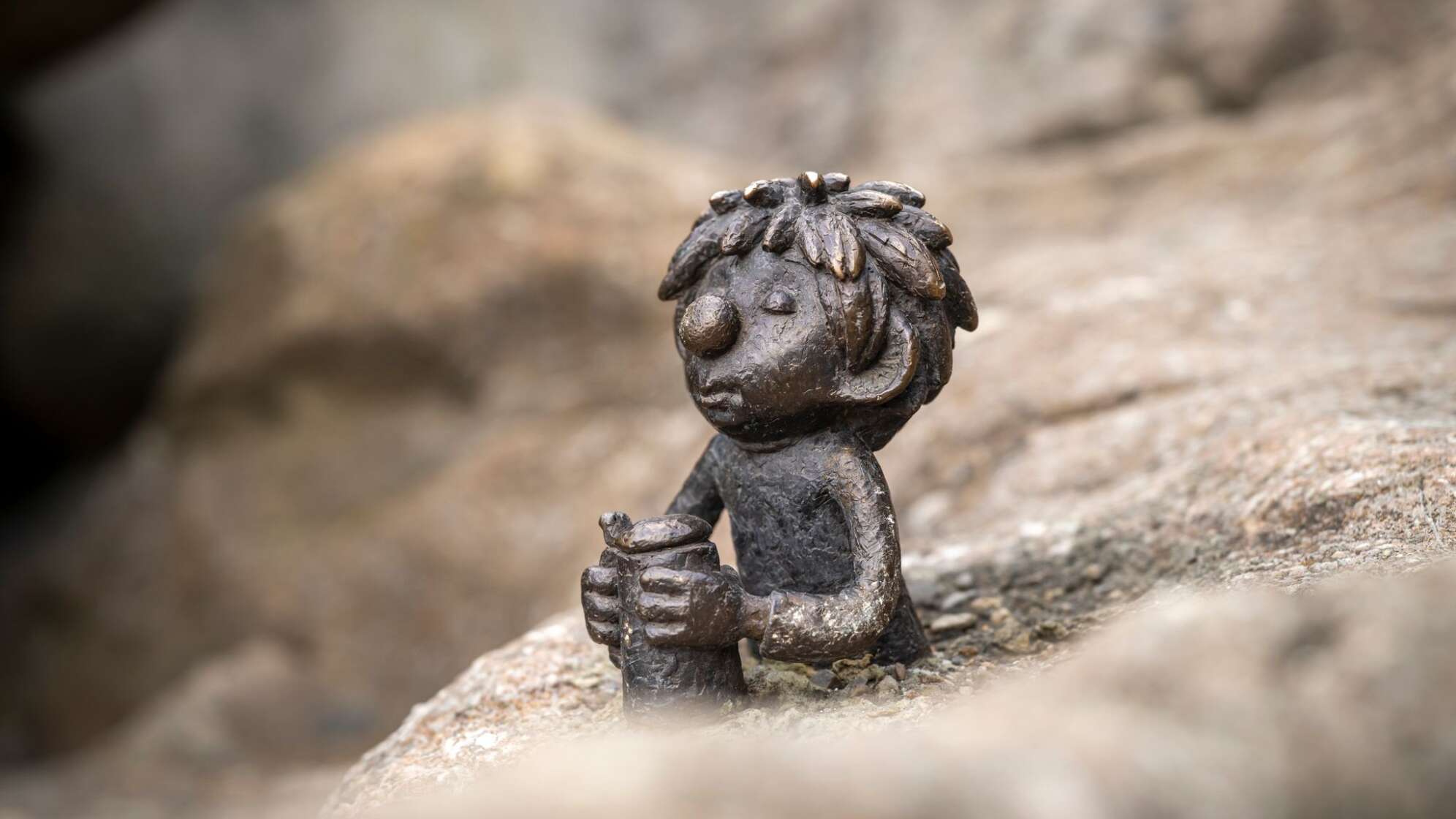 Pumuckl-Figur am Wittelsbacher Brunnen in München