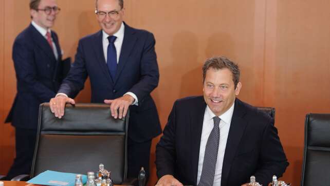 Bundesregierung rüstet BND und Verfassungsschutz auf