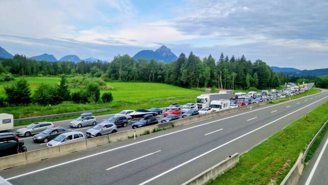 A10 in Österreich mit weiteren Abfahrtssperren