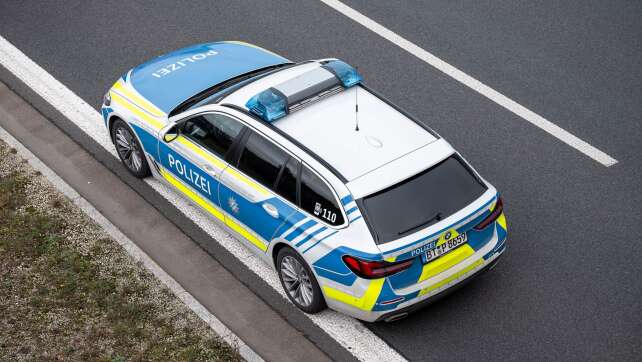Lastwagen kippt bei Bamberg um – 200 Liter Diesel laufen aus