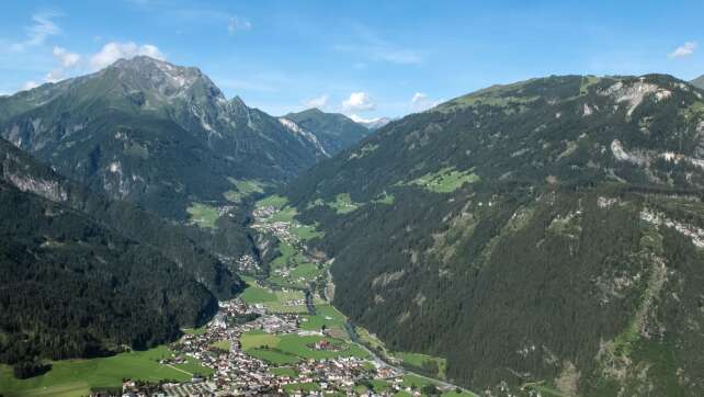 Familien-Wanderung: Deutscher stürzt in Tirol in den Tod
