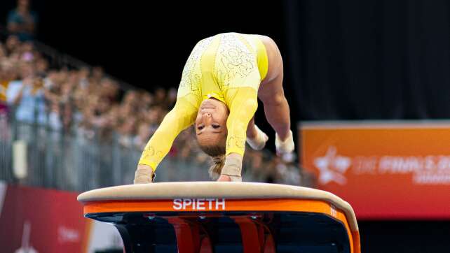 Karina Schönmaier gewinnt EM-Silber am Sprung