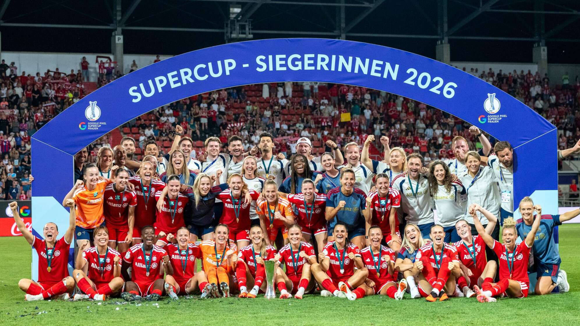 DFB-Supercup - Bayern München - VfL Wolfsburg