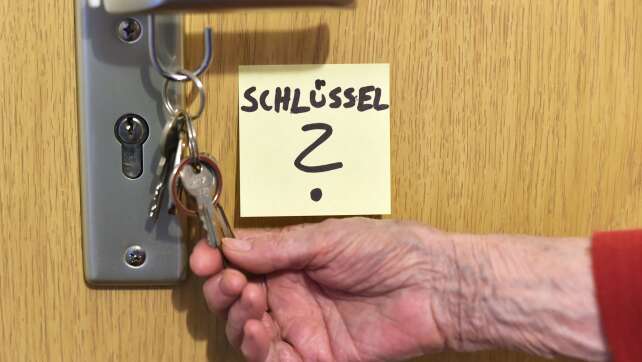 AOK Bayern: Risiko für Demenz nimmt ab - Zahl der Kranken zu
