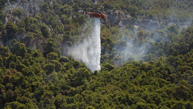 Waldbrand auf griechischer Insel: Zwei Tote und Evakuierung