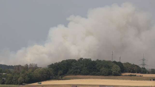 400 Einsatzkräfte kämpfen gegen Waldbrand im Saarland