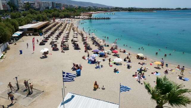 Brautpaar stürzt mit Hubschrauber auf griechischer Insel ab