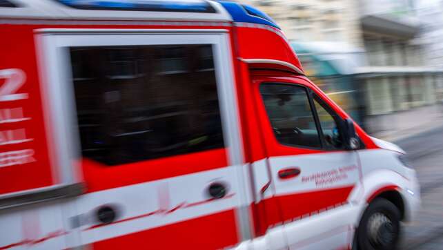 Auto rast durch Fußgängerzone - Verletzte