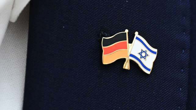 Angriff wegen Israel-Anstecker? Verdächtiger in Klinik