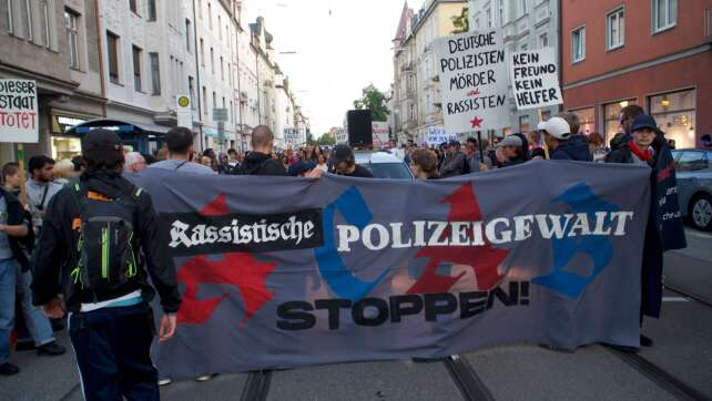 Demo nach Polizeischuss auf Schüler