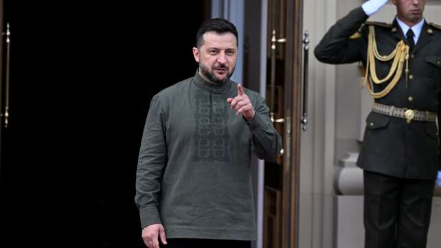 Selenskyj begeht Unabhängigkeitstag mit Kampfansage an Putin
