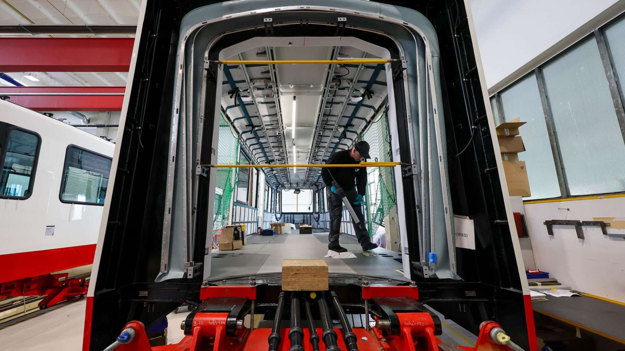 Produktion bei Straßenbahnbauer HeiterBlick