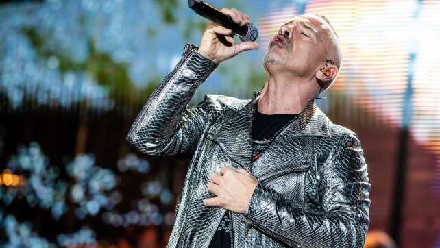 Eros Ramazzotti an Stimmbändern operiert