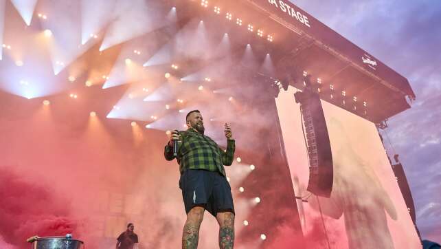 Feine Sahne Fischfilet geht 2027 auf große Tour