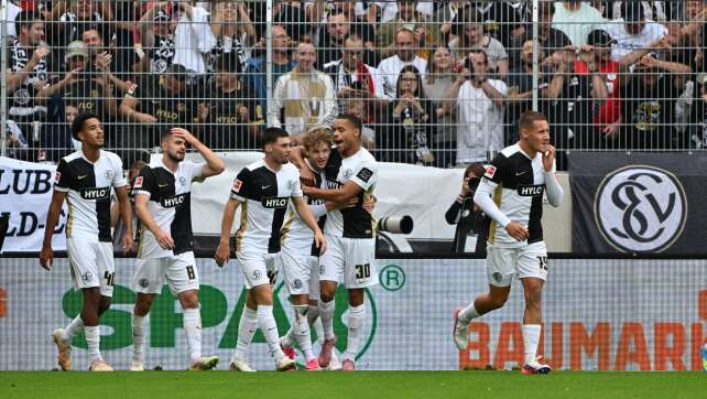 Elversberg feiert furiose Bundesliga-Premiere - BVB siegt