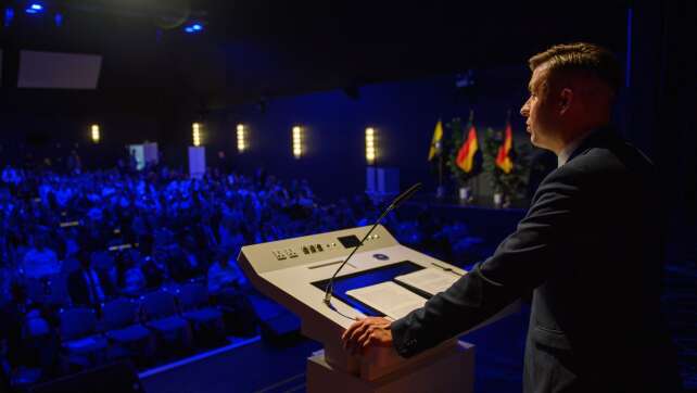 AfD-Jugend feiert Siegmund - Uneinigkeit beim Thema Euro