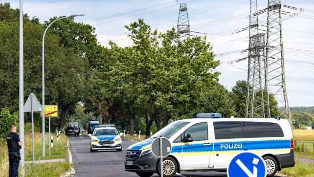 Spurensuche nach Sabotage an Stromnetz geht weiter