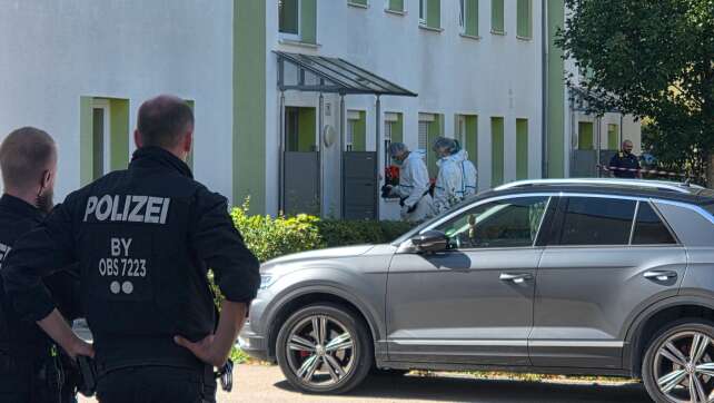 Leichenfund - 19-Jähriger soll Vater und Oma getötet haben