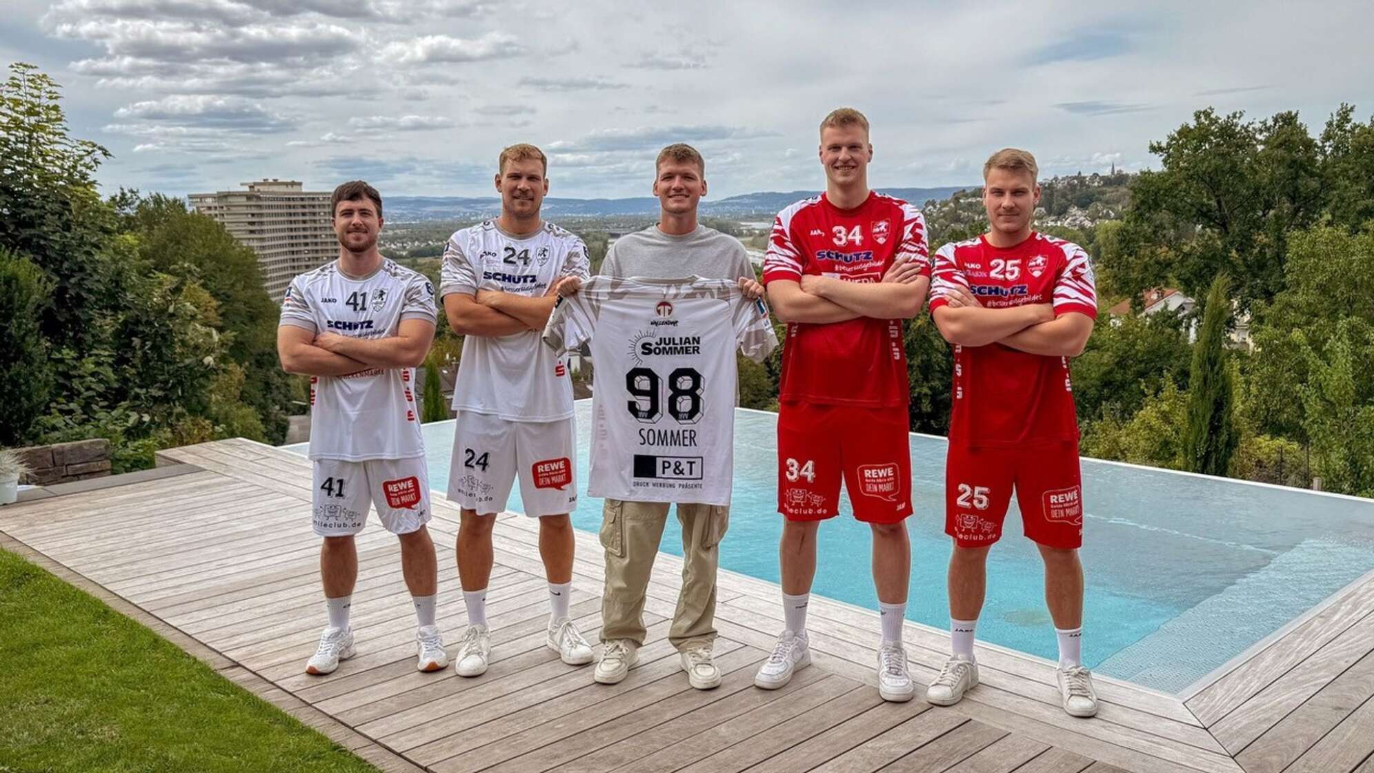 Ballermann-Sänger Julian Sommer sponsert Handball-Drittligisten
