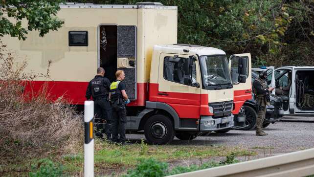 Strom-Sabotage: Suche nach Verdächtigem läuft