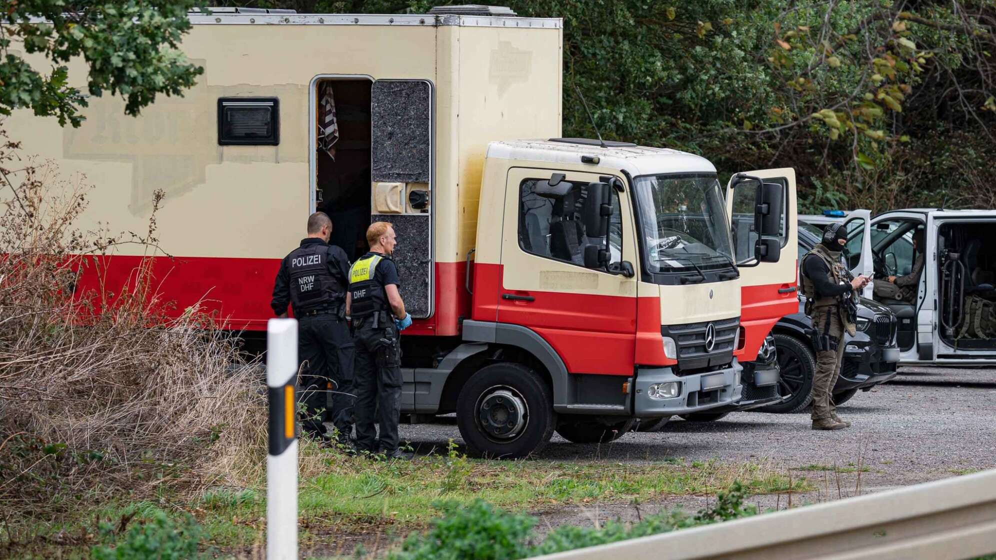 Polizei stürmt Fahrzeug von Sabotage-Verdächtigem