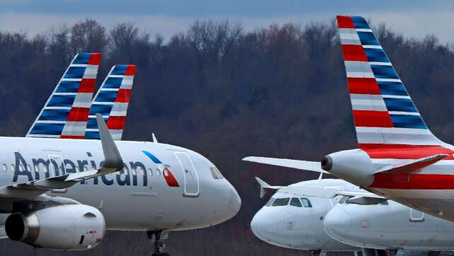 Randalierender Passagier in den USA auf Sitz festgeklebt