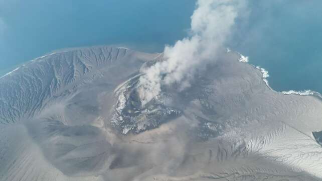 Vulkanausbruch in Indonesien: Hunderte Flüge betroffen