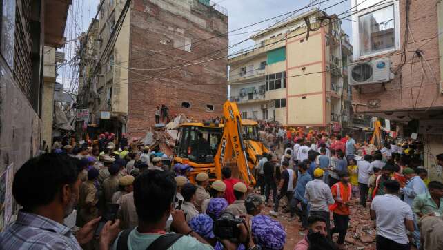 Berichte: Fünf Tote nach Gebäudeeinsturz in Neu-Delhi