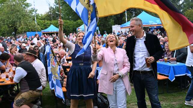 Die AfD gegen alle, alle gegen die AfD: So war der Gillamoos