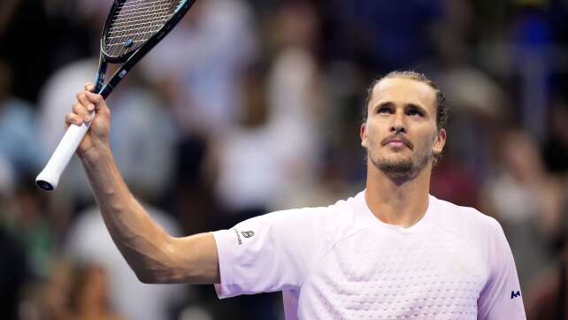 Ab in die Bar? Zverev souverän vor Mitternacht weiter