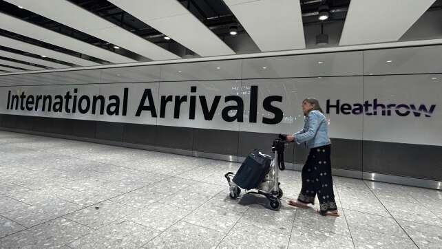 Störung verursacht Chaos an Flughäfen in Großbritannien