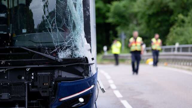 Ermittlungen gegen Busfahrer nach tödlichem Zusammenstoß