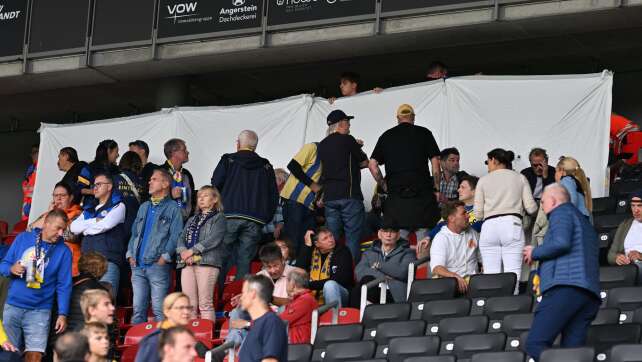 Todesfall überschattet 2:2 zwischen Braunschweig und Dresden