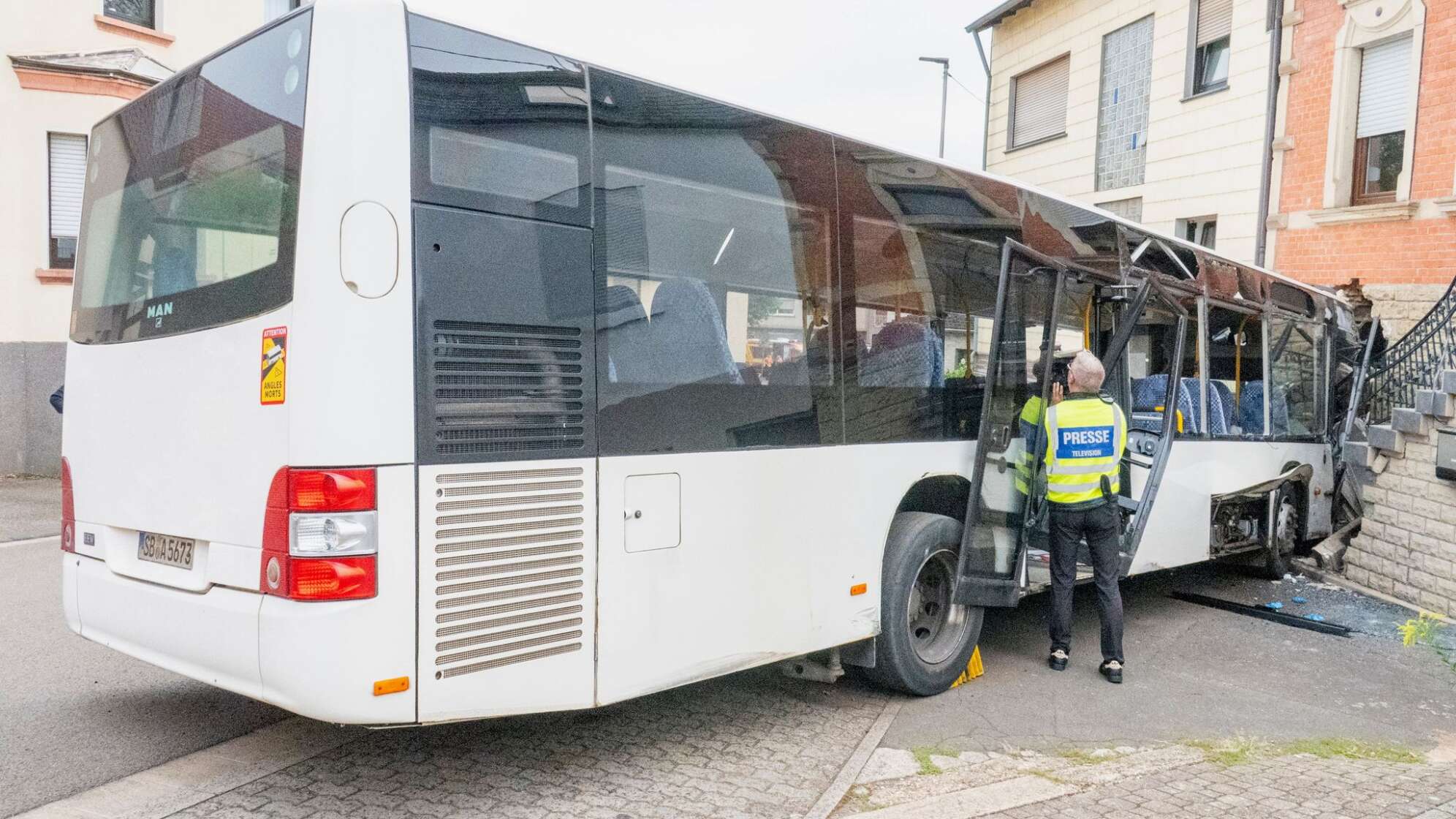Unfall mit Schulbus