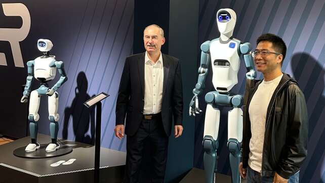 Wie Unternehmen wie Agile Robots mit Robotik und KI-Lösungen den Innovationsstandort Bayern stärken – Wirtschaftsminister Aiwanger informiert sich in München